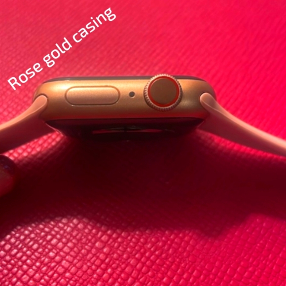 Apple Watch Series 5 32gb - Picture 3 of 3